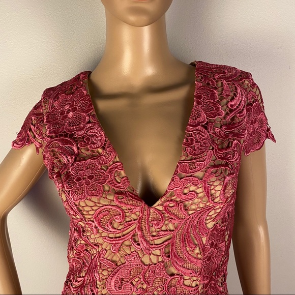 NEW DRESS THE POPULATION LACE ROMPER - Picture 3 of 8